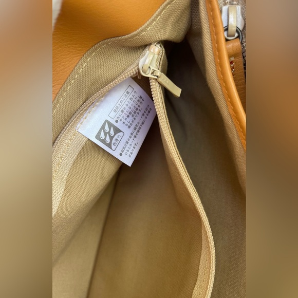 Ungaro Japanese Brand Light Brown Leather Shoulder Bag with Pouch - Picture 14 of 17